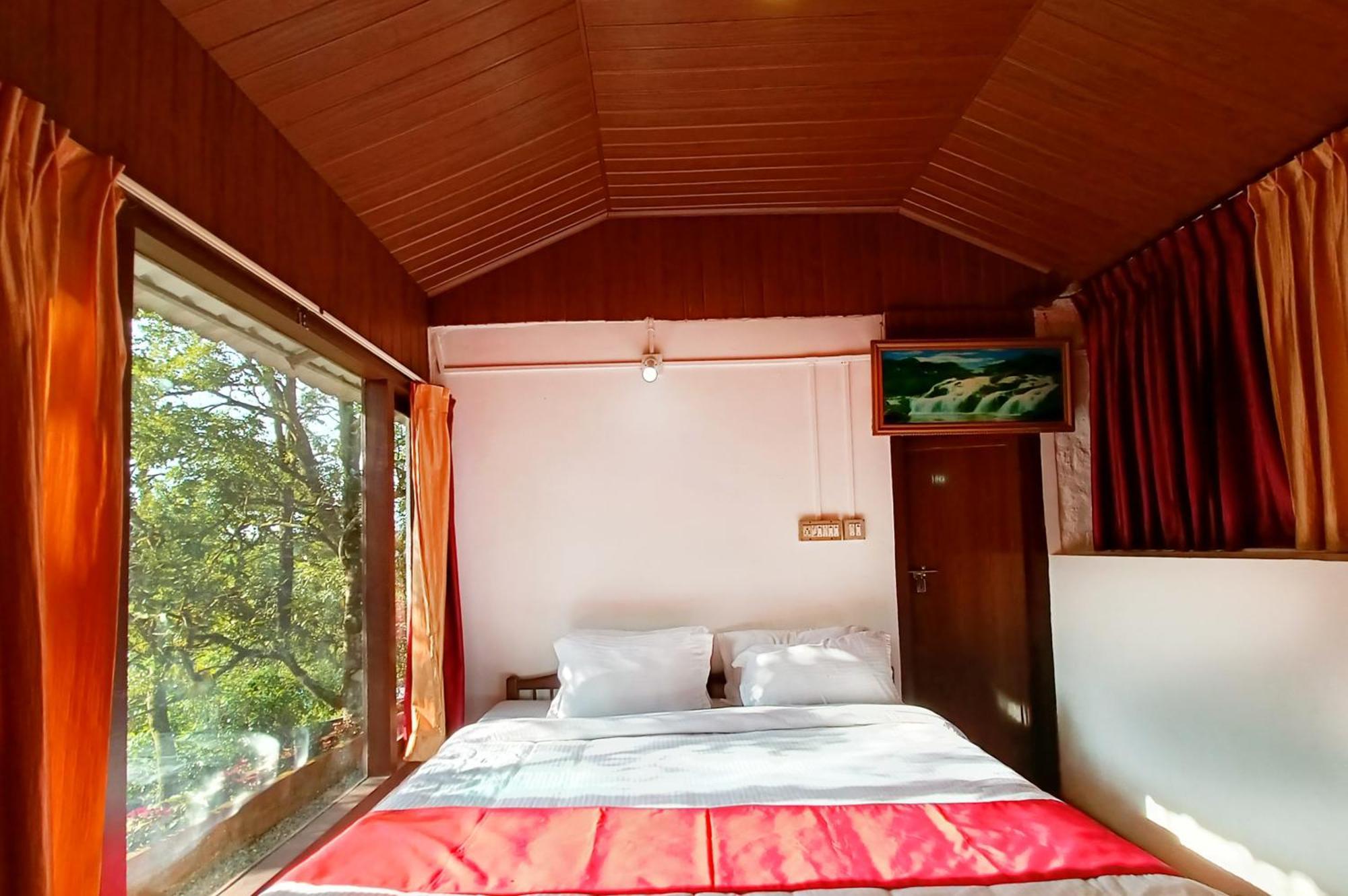 Exotica Holidays Hotel Viripara Екстериор снимка