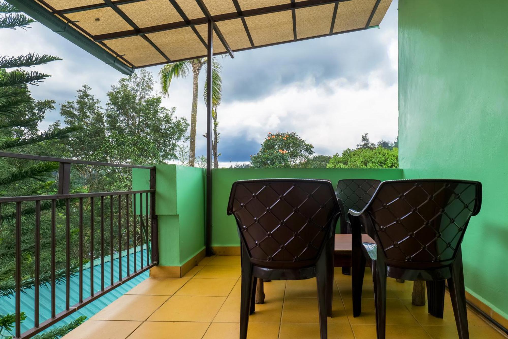 Exotica Holidays Hotel Viripara Екстериор снимка