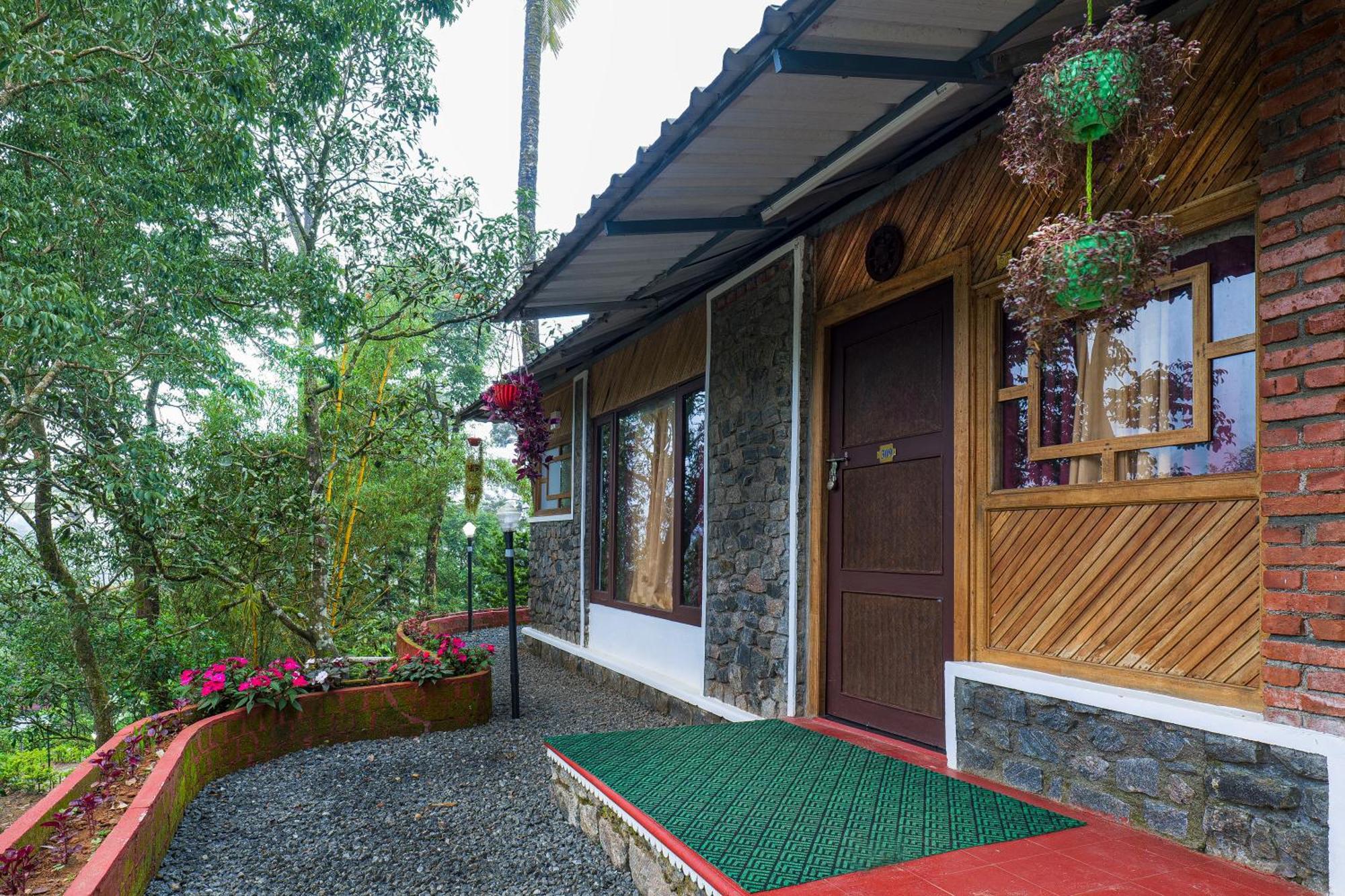 Exotica Holidays Hotel Viripara Екстериор снимка