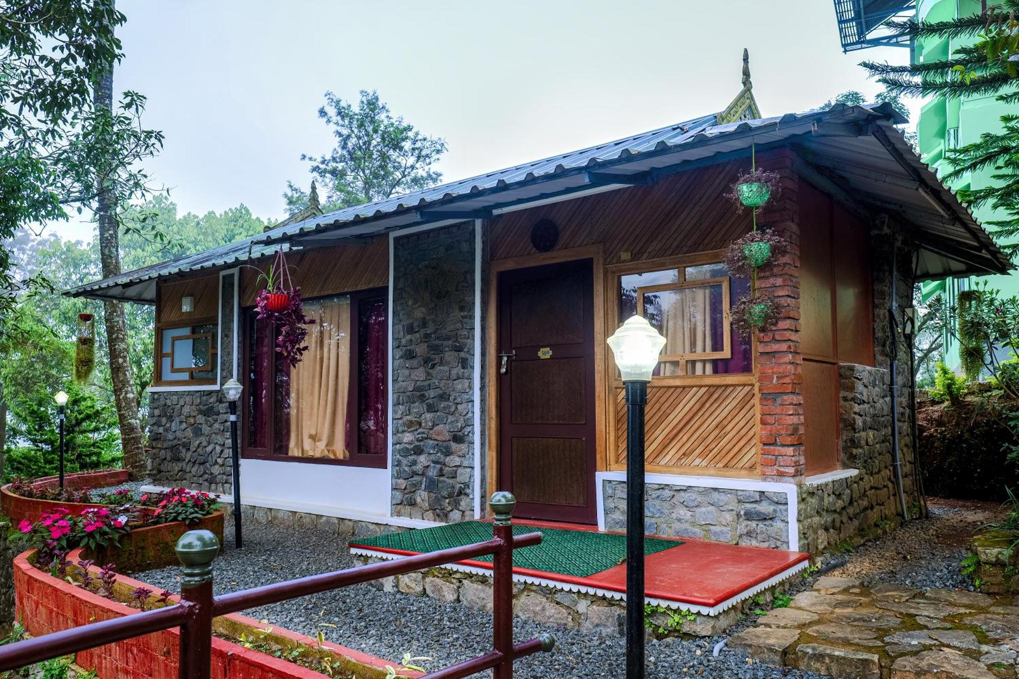 Exotica Holidays Hotel Viripara Екстериор снимка