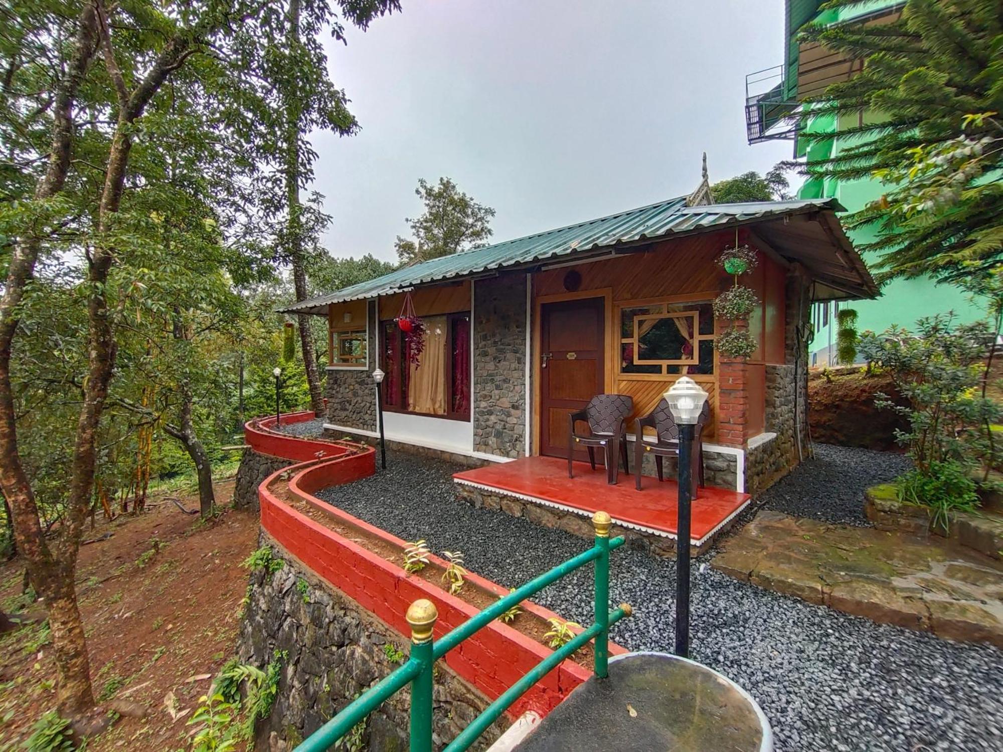 Exotica Holidays Hotel Viripara Екстериор снимка
