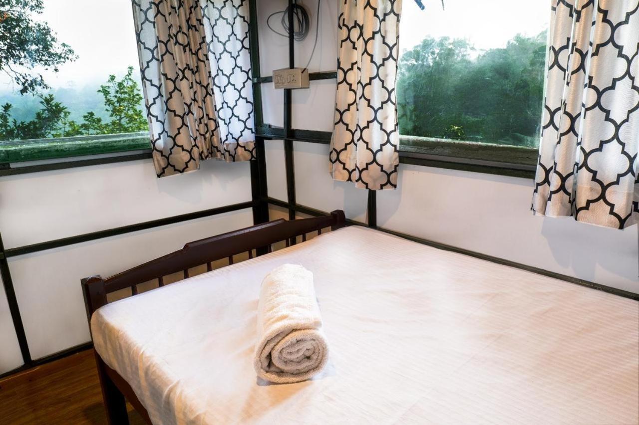 Exotica Holidays Hotel Viripara Екстериор снимка