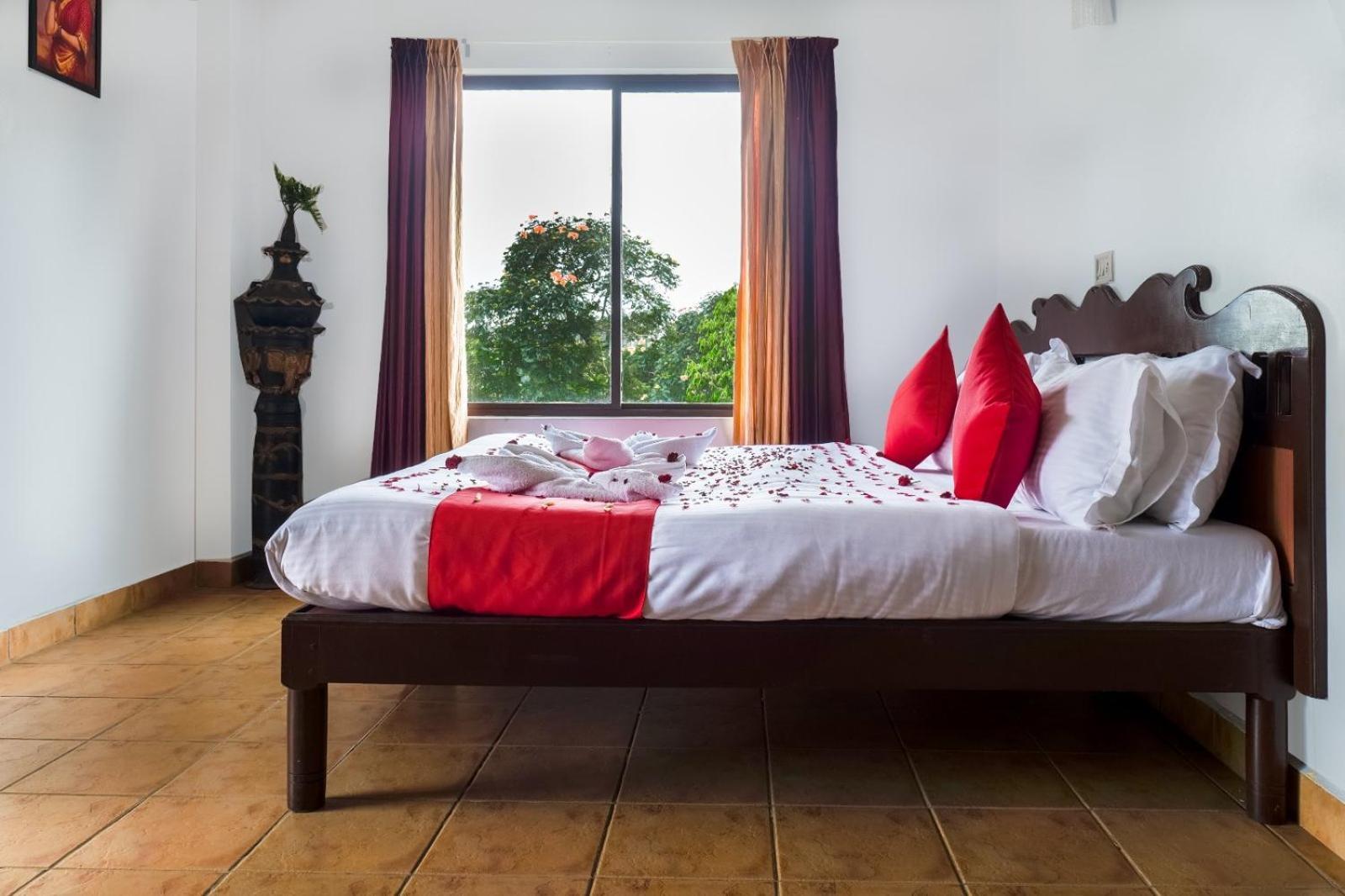 Exotica Holidays Hotel Viripara Екстериор снимка