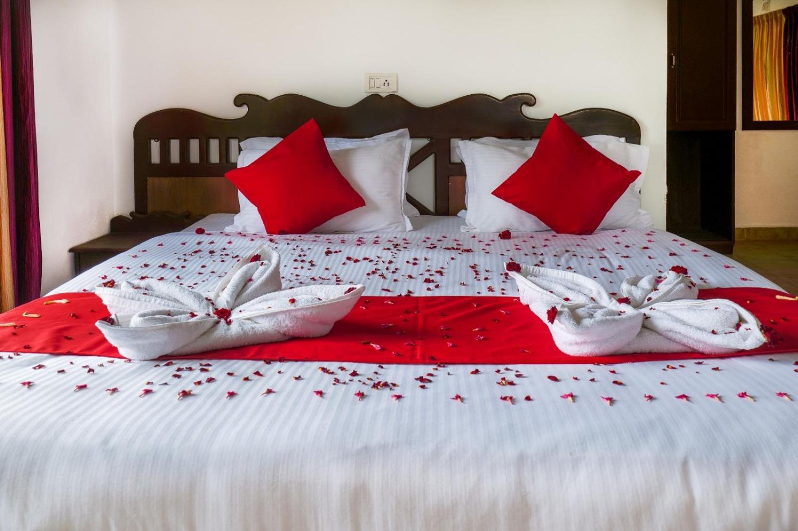 Exotica Holidays Hotel Viripara Екстериор снимка