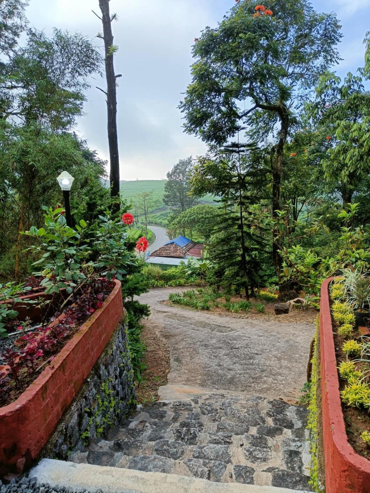 Exotica Holidays Hotel Viripara Екстериор снимка